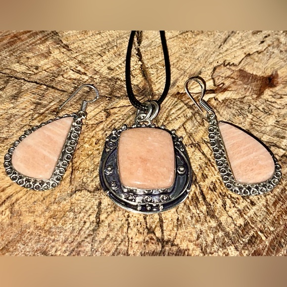 Peach Moonstone Crystal Pendant & Earrings - Picture 1 of 4